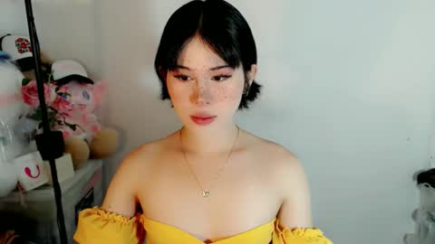 PrettyElla online show from 10-09-25, 02:42