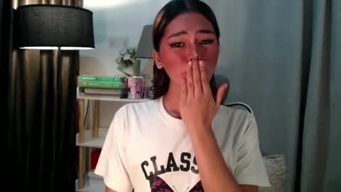 Snapshot of yourfavoratesunshine chatting on 09-12-25, 09:09 Sunshine online show from 09-12-25, 09:09