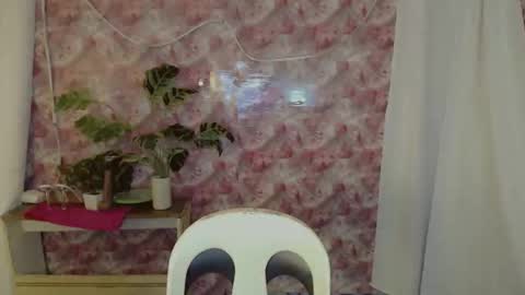 Snapshot of yourfavoratesunshine chatting on 05-13-26, 09:39 Sunshine online show from 05-13-26, 09:39