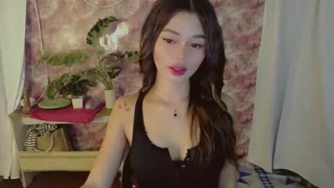 Snapshot of yourfavoratesunshine chatting on 05-27-26, 10:56 Sunshine online show from 05-27-26, 10:56