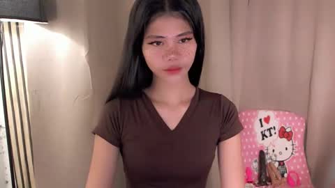 Snapshot of yourfavoratevivian chatting on 05-24-26, 08:14 Vivian online show from 05-24-26, 08:14