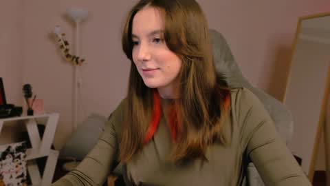 Snapshot of yourfrenchteacher chatting on 01-26-25, 08:23 Chloe online show from 01-26-25, 08:23