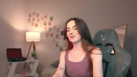 Snapshot of yourfrenchteacher chatting on 09-10-25, 08:20 Chloe online show from 09-10-25, 08:20