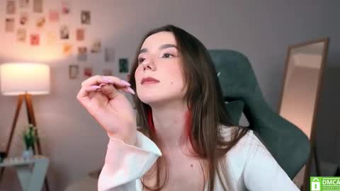 Snapshot of yourfrenchteacher chatting on 10-07-25, 09:56 Chloe online show from 10-07-25, 09:56