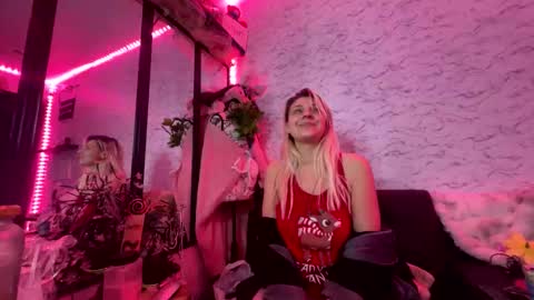 Snapshot of yourfriendlypsychopaths chatting on 01-08-26, 08:00 Scarlet Bunny online show from 01-08-26, 08:00