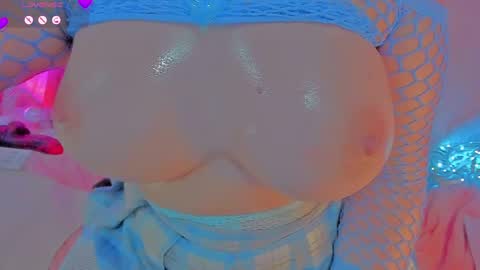 Snapshot of yourgirl11555 chatting on 06-08-26, 01:28 Liza online show from 06-08-26, 01:28