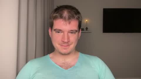 Snapshot of yourhairybuddy chatting on 07-12-26, 08:22 Andrey online show from 07-12-26, 08:22