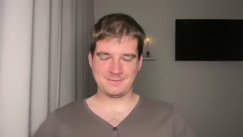 Snapshot of yourhairybuddy chatting on 08-02-26, 08:18 Andrey online show from 08-02-26, 08:18