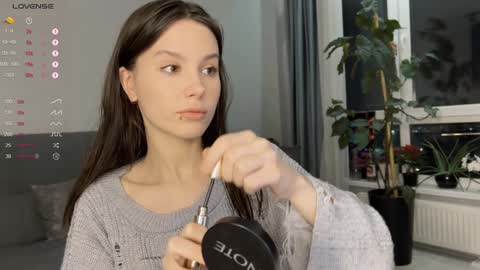 Aida online show from 12-20-24, 01:11