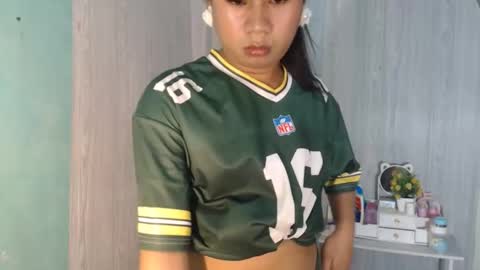 Mauie  online show from 04-18-26, 01:42