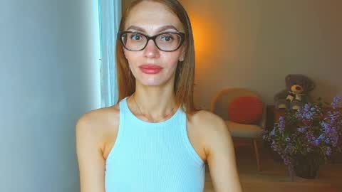 Snapshot of yourladysunshine chatting on 05-16-26, 06:21 Ksyusha online show from 05-16-26, 06:21