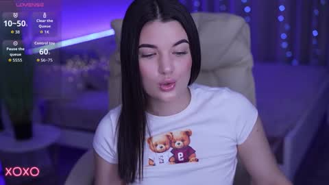 L O L A online show from 11-20-25, 10:31