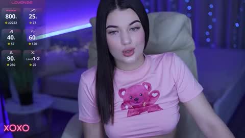 L O L A online show from 11-26-25, 07:04