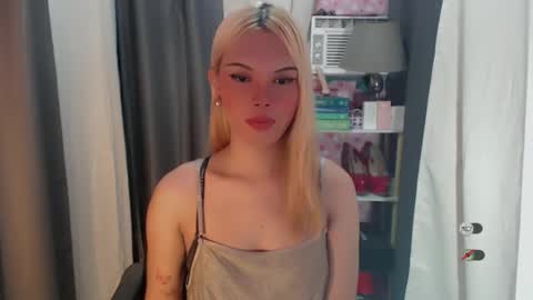 KYLIE MORE online show from 06-11-26, 06:22