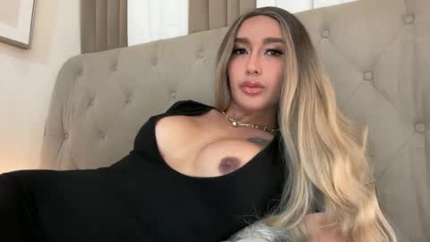 Snapshot of yourlovingpearlita1000 chatting on 01-10-25, 11:11 Pearl online show from 01-10-25, 11:11