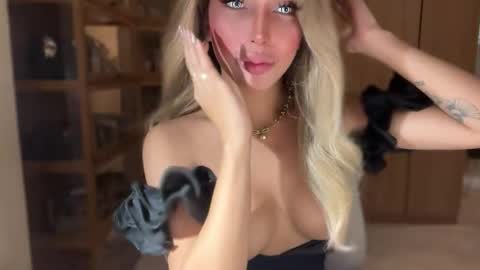 Pearl online show from 03-12-26, 06:41