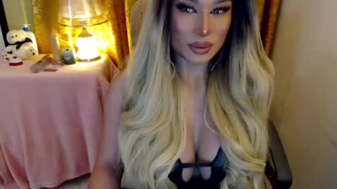 Adriana Maxwell online show from 05-01-26, 06:01