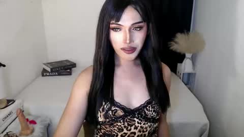 Snapshot of yournaughtykendal chatting on 04-29-26, 02:04 TIFFANY SUCKING QUEEN online show from 04-29-26, 02:04