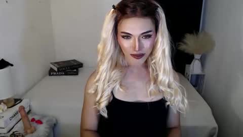 Snapshot of yournaughtykendal chatting on 04-30-26, 07:36 TIFFANY SUCKING QUEEN online show from 04-30-26, 07:36