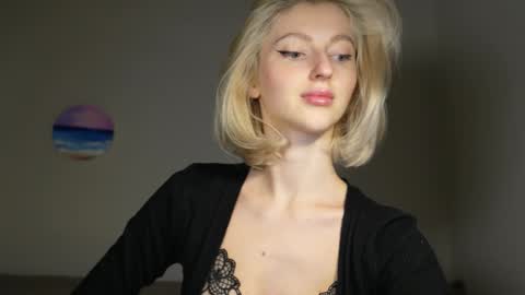 Snapshot of yournaughtymiss chatting on 12-02-24, 01:14 Eva online show from 12-02-24, 01:14