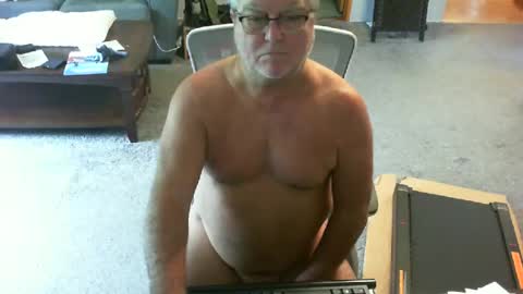 Snapshot of yourpoppi55 chatting on 08-02-26, 02:04 yourpoppi55 online show from 08-02-26, 02:04
