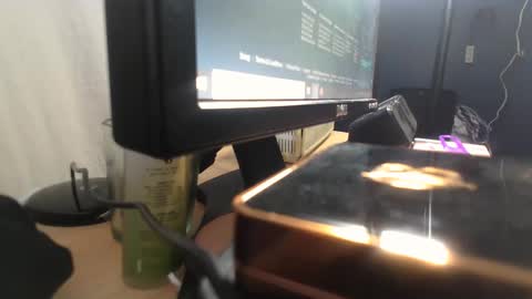 Snapshot of yourqueen_kaye chatting on 12-15-25, 01:43 kaye online show from 12-15-25, 01:43