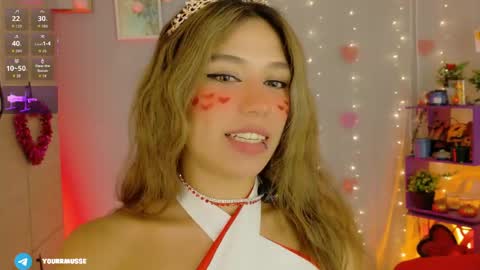 Snapshot of yourrmuse_ chatting on 05-11-26, 04:51 Isabella but you can call me Isa .-. online show from 05-11-26, 04:51