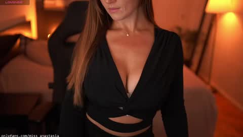Snapshot of yours_anastasia chatting on 05-18-26, 09:31 Anastasia online show from 05-18-26, 09:31