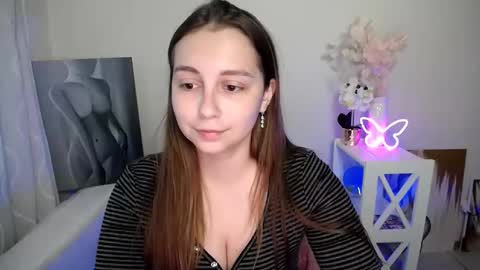 Snapshot of yours_piece_of_happiness_ chatting on 05-29-26, 05:38 Happy online show from 05-29-26, 05:38