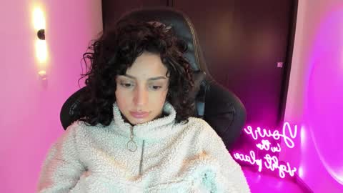 Snapshot of yoursecretcrush_ chatting on 09-20-25, 03:40 Camille online show from 09-20-25, 03:40