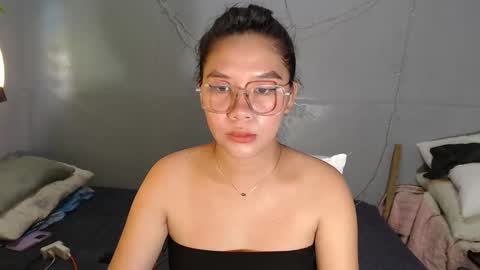 yoursexy_reb online show from 12-15-25, 01:54