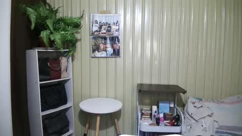 yoursubmissive_larah online show from 05-11-26, 04:04