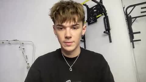 Snapshot of yoursweetyguy chatting on 11-06-25, 03:35 yoursweetyguy online show from 11-06-25, 03:35