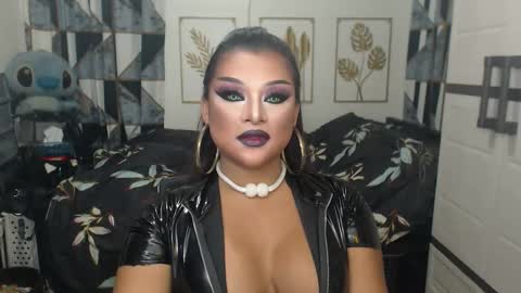 Snapshot of yourtrannyqueenxxx chatting on 09-15-25, 11:16 Anastacia Grey  online show from 09-15-25, 11:16