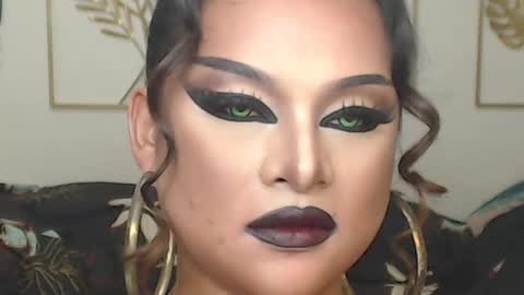 Snapshot of yourtrannyqueenxxx chatting on 10-14-25, 10:32 Anastacia Grey  online show from 10-14-25, 10:32