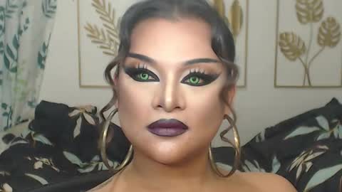 Snapshot of yourtrannyqueenxxx chatting on 10-22-25, 01:06 Anastacia Grey  online show from 10-22-25, 01:06