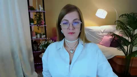 Snapshot of youruniverserr chatting on 10-03-25, 11:18 Alice online show from 10-03-25, 11:18