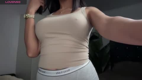 Snapshot of yowginethegreat chatting on 12-08-24, 10:41 YowgineTheGreat online show from 12-08-24, 10:41