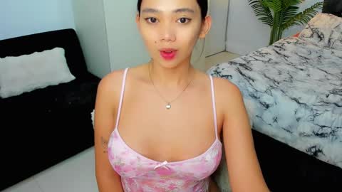 Snapshot of yowginethegreat chatting on 02-11-25, 10:26 YowgineTheGreat online show from 02-11-25, 10:26
