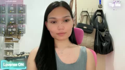 yrdrmgrl_jennie26 online show from 04-22-26, 10:00