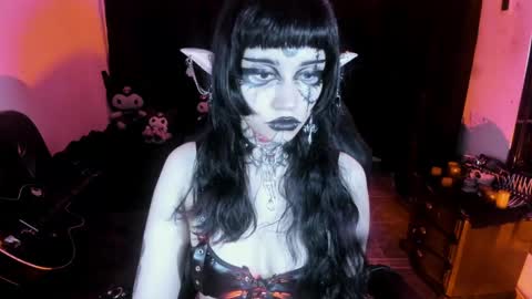 Yue Eclipsa online show from 04-29-26, 05:44