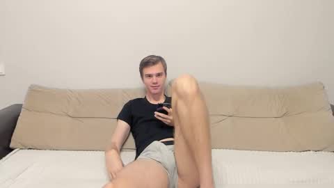 Snapshot of yueslang chatting on 10-10-25, 06:07 Yue Lang and Samm online show from 10-10-25, 06:07