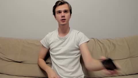 Snapshot of yueslang chatting on 11-09-25, 06:06 Yue Lang and Samm online show from 11-09-25, 06:06