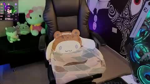    rawr   Anne Independent model      online show from 11-10-25, 07:24