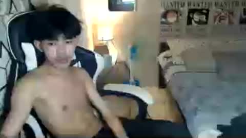 Snapshot of yujinro_18 chatting on 06-12-26, 03:00 yujinro_18 online show from 06-12-26, 03:00