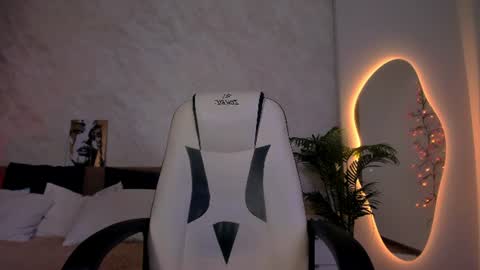 Yuki online show from 06-15-26, 01:24