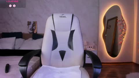 Yuki online show from 06-29-26, 01:22