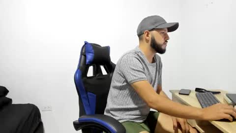 Snapshot of yulian0920 chatting on 11-13-25, 04:33 YULIAN online show from 11-13-25, 04:33