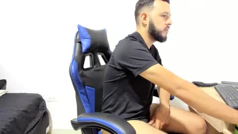 Snapshot of yulian0920 chatting on 11-14-25, 04:22 YULIAN online show from 11-14-25, 04:22