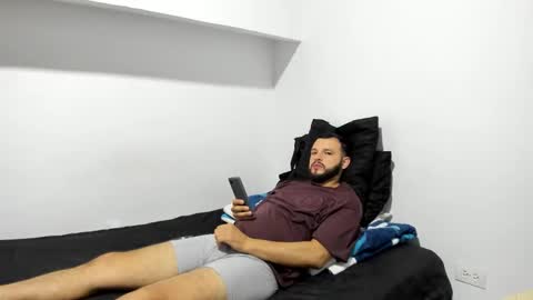 Snapshot of yulian0920 chatting on 11-15-25, 09:32 YULIAN online show from 11-15-25, 09:32